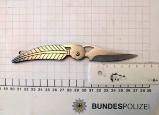 Bei einem Einhandmesser handelt es sich um ein Messer, das mittels einer an der Klinge angebrachten Öffnungshilfe einhändig geöffnet und je nach Verschlussmechanismus auch wieder einhändig geschlossen werden kann. Foto: Bundespolizei