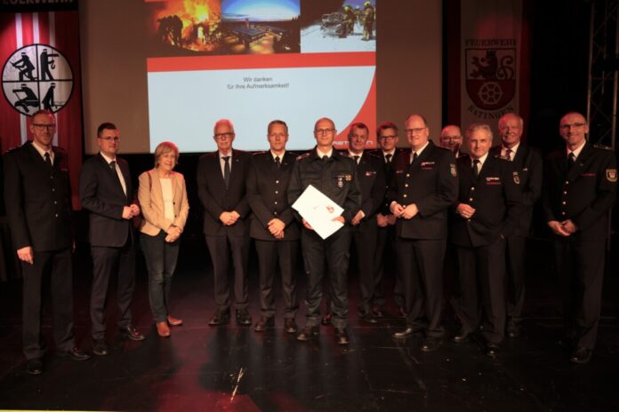 In der Stadthalle fand die Versammlung mit zahlreichen Gästen statt. Foto: FW Ratingen