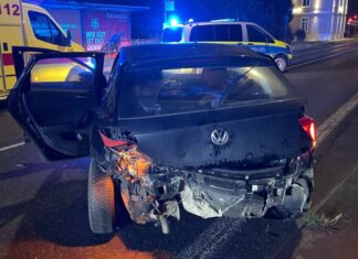 Der Gesamtschaden des Unfalls lag bei rund 13.000 Euro. Foto: Polizei