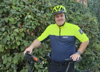 Der Polizeihauptkommissar Matthias Buff lädt pünktlich zum Frühlingsbeginn zu einem Pedelec-Training nach Langenfeld ein. Foto: Polizei