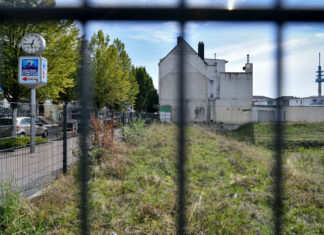 Das Areal des ehemaligen Hertie-Kaufhauses soll nach einer Idee der SPD für ein Pflegeheim samt Mehrgenerationen-Wohnprojekt genutzt werden. Foto: Mathias Kehren