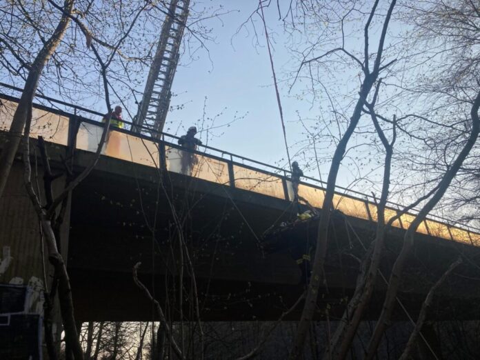 Die Feuerwehr im Rettungseinsatz. Foto: FW Mettmann