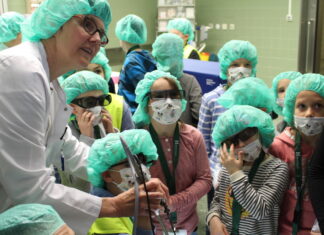Die Kinder-Uni in den Osterferien lässt den Nachwuchs die Wunder der Medizin erleben. Foto: Helios-Kliniken