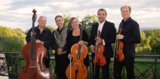 Paul Gulda und das Ensemble Europa. Foto: Fabienne Schröder