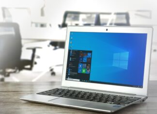 Zunächst erschien eine Nachricht auf dem Computer. So leiteten die Betrüger ihren Trick ein. Foto: pixabay