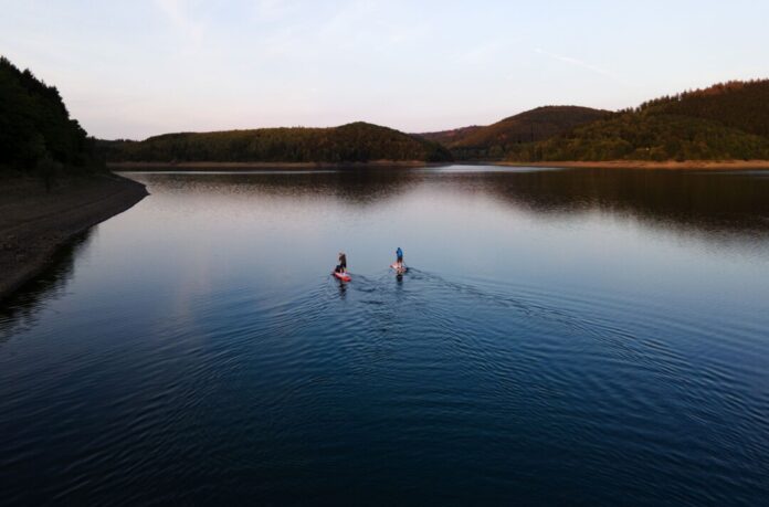 Der Naturpark Sauerland Rothaargebirge, auf dessen Gebiet der Biggesee liegt, wird der größte Naturpark in Deutschland.