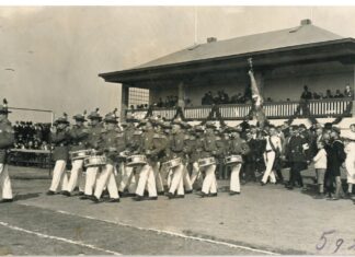 Die Website zum Stadtjubiläum bietet einen Rückblick in die Stadtgeschichte, wie zur Stadioneinweihung 1926. Foto: Stadtarchiv Ratingen