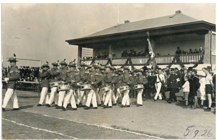 Die Website zum Stadtjubiläum bietet einen Rückblick in die Stadtgeschichte, wie zur Stadioneinweihung 1926. Foto: Stadtarchiv Ratingen