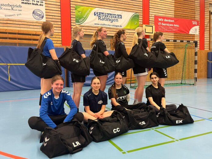 Die Initialen der Spielerinnen sind auf die Taschen gedruckt. Foto: TuS 08 Lintorf