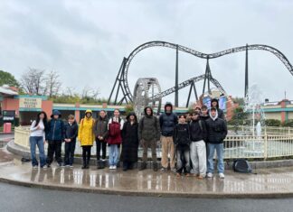 Die Jugendlichen im Moviepark in Bottrop. Foto: TuS 08 Lintorf