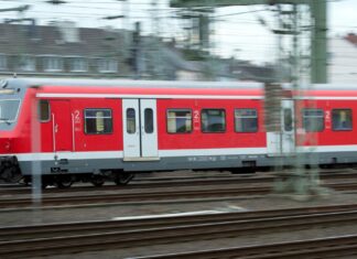 Gute Nachricht für Bahnpendler an der gesperrten S6: Im Dezember könnten wieder Züge rollen. (Symbolbild)