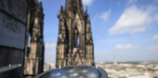 Der Kölner Dom hat von Ostern an eine neue Beleuchtung. 