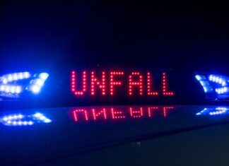 Im Kreis Olpe kam für einen 52-jährigen Motorradfahrer nach einem Unfall jede Hilfe zu spät. (Symbolfoto)