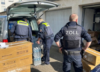 Gemeinsame Gewerbekontrolle von Zoll, Ordnungsamt und Polizei. Foto: Polizei