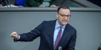 Jens Spahn soll auf Friedrich Merz an der Unions-Fraktionsspitze folgen. (Archivbild)