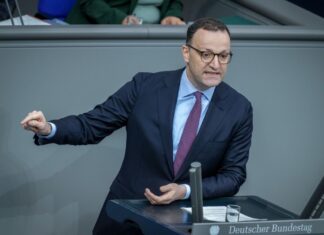 Jens Spahn soll auf Friedrich Merz an der Unions-Fraktionsspitze folgen. (Archivbild)