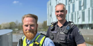 Marcus von Eicken und Dirk van der Maarl (von links nach rechts) sind die neuen Bezirksdienstbeamten in Ratingen. Foto: Polizei