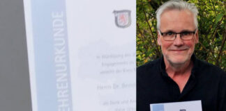 Der stellvertretende Fraktionssprecher Bernhard Ibold freut sich über die Auszeichnung für 20 Jahre Mitgliedschaft im Kreistag. Foto: privat