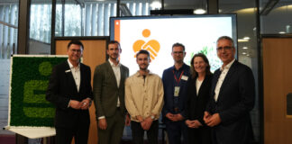 Christoph Smolka (Sparkasse HRV), Felix Hagen (ProEco Rheinland), Janik Nolden (solago), Markus Aßhoff (Wohnbau-Gesellschaft Derr), Beate Händeler (Vorstandsmitglied Sparkasse HRV) und Udo Zimmermann (Vorstandsvorsitzender Sparkasse HRV). Foto: Sparkasse HRV