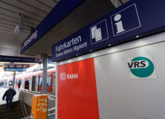 Die Verkehrsverbünde VRS und AVV wollen das Fahrscheinangebot vereinfachen. (Symbolbild)