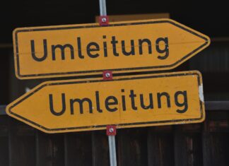 Bauarbeiten auf der A52 machen Umleitungen erforderlich. (Symbolbild)