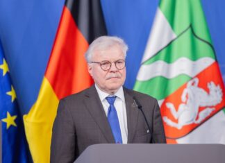 Reinhold Ewald ist der erste Raumfahrtbotschafter in NRW.