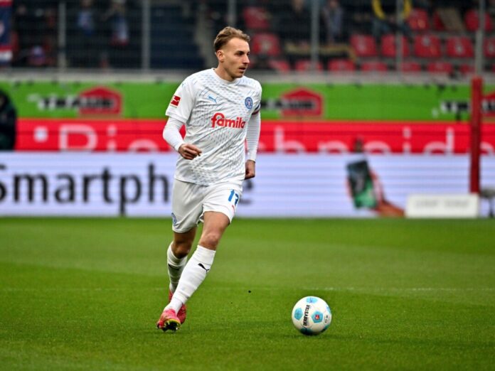 Timo Becker wechselt von Kiel zurück Schalke. 