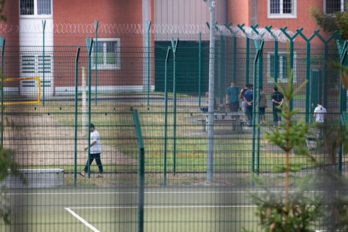 Im Abschiebegefängnis Büren sollen weiter auch Polizisten aufpassen. (Archivfoto)