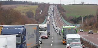 Vorbildliche Rettungsgasse - hier auf der A4
