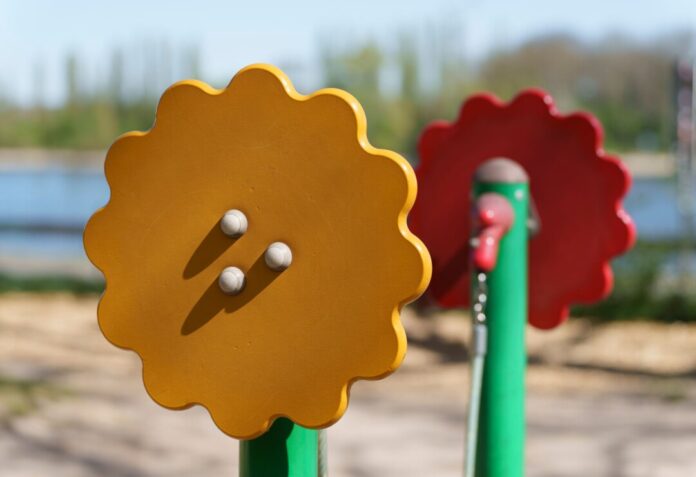 Straftaten an Spielplätzen haben in NRW abgenommen. (Illustration)