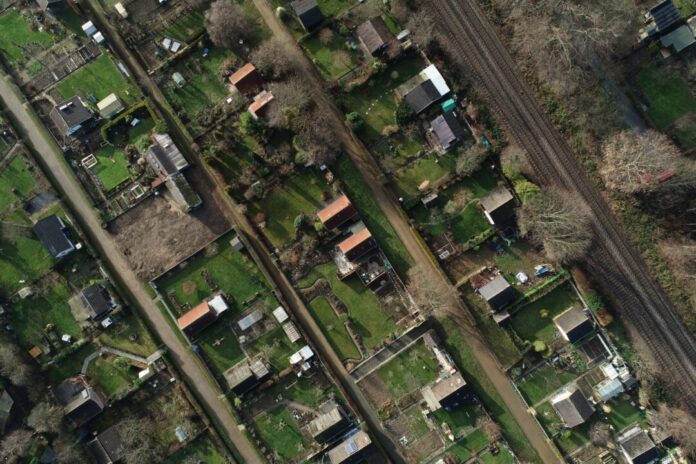 Mehr Platz für Gartenzwerg-Idylle und private Gemüse-Anbauer - Schrebergarten-Flächen wachsen in Nordrhein-Westfalen. (Archivbild)