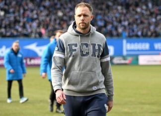Rostocks Trainer Daniel Brinkmann spielt auch mal in der Kreisliga mit.