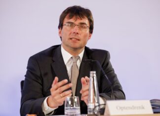 Bei der gebündelten Arbeit der Steuerfahnder geht es Minister Optendrenk zufolge um die Zerschlagung krimineller Strukturen. (Archivbild) 