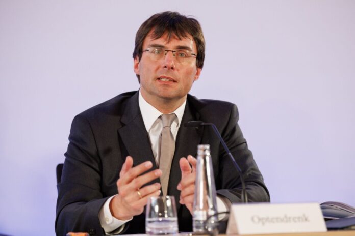 Finanzminister Marcus Optendrenk (CDU) Bei der gebündelten Arbeit der Steuerfahnder geht es Minister Optendrenk zufolge um die Zerschlagung krimineller Strukturen. (Archivbild)
