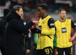 Gittens bleibt beim BVB. 