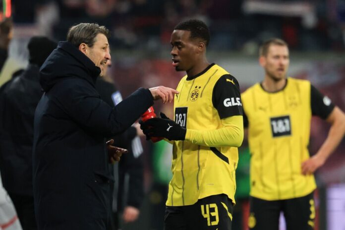 Gittens bleibt beim BVB. 