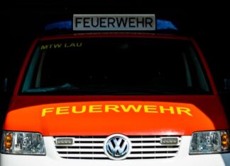 Ein Falschparker hatte die Feuerwehr bei der Anfahrt zum Einsatzort behindert.