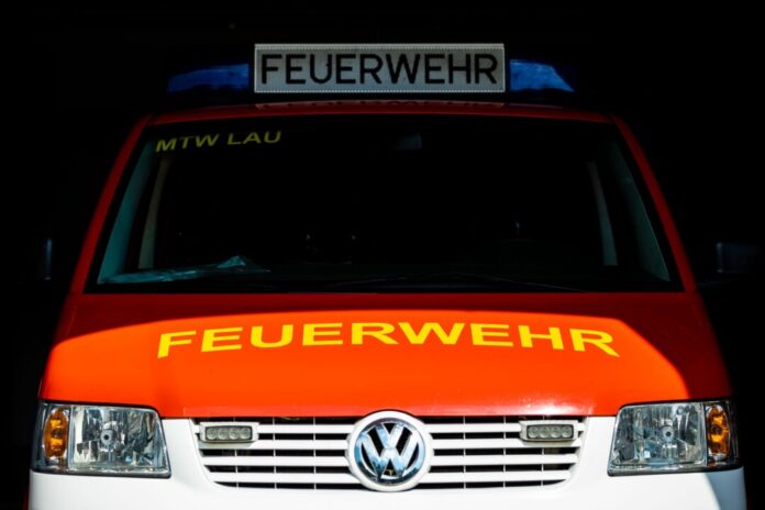 Feuerwehr Ein Falschparker hatte die Feuerwehr bei der Anfahrt zum Einsatzort behindert.