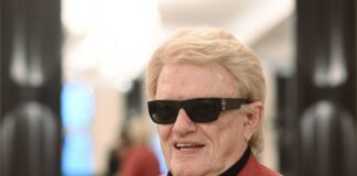 Mallorca ruft und Heino kommt. Der Schlagersänger tritt mit 86 Jahren demnächst am Ballermann auf.