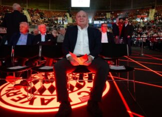 Laut Bayern Münchens Ehrenpräsident Uli Hoeneß ist ein Transfer von Florian Wirtz zum deutschen Rekordmeister derzeit ausgeschlossen.