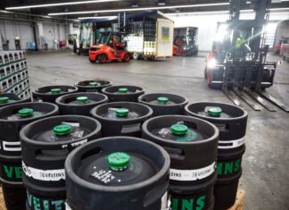 Eingetrübte Exportaussichten für deutsches Bier außerhalb der EU. Veltins setzt auf Märkte in Europa. 