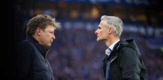 Schalkes Sportdirektor Youri Mulder (l) mit dem künftigen Ex-Trainer Kees van Wonderen.