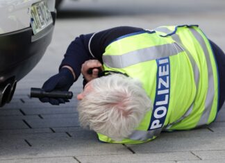 Innenminister Herbert Reul (CDU) kündigt für Karfreitag viele Verkehrskontrollen an. (Symbolbild)