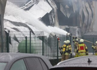 Nach zwei Stunden hat die Feuerwehr den Brand unter Kontrolle