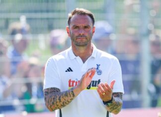 MSV Duisburgs Trainer Dietmar Hirsch.