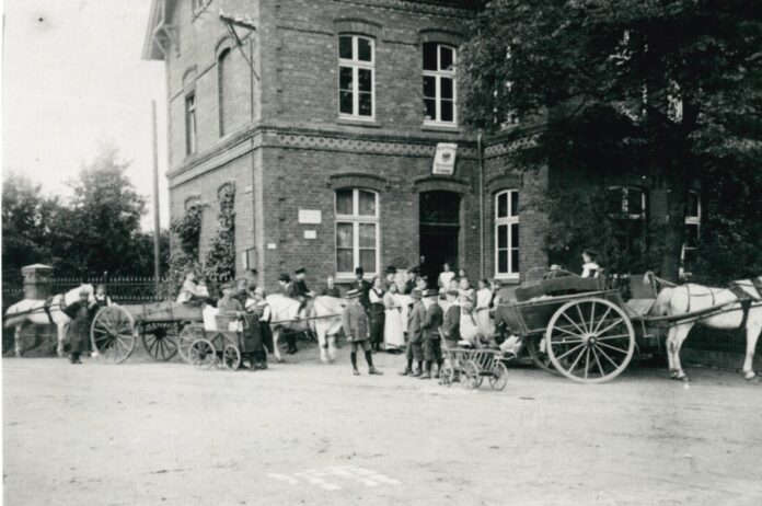 1. Bürgermeisterei Eckamp 1. Bürgermeisterei Eckamp, Lebensmittelverteilungsstelle im Ersten Weltkrieg (1914-1918), Foto: Stadtarchiv Ratingen