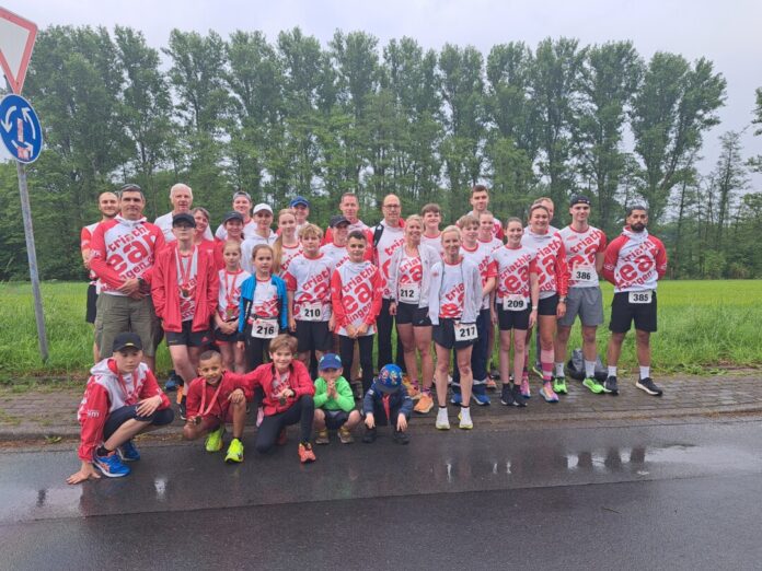 Das Teamfoto der Triathleten aus Ratingen. Foto: TTR 08
