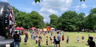 Die Organisatoren des diesjährigen Kinderspielfestes am Rodelberg hoffen auf schönes Wetter und zahlreiche Besucherinnen und Besucher – so wie 2023. Archivfoto: Stadt Ratingen