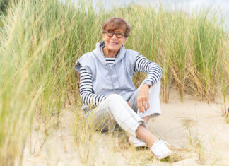 Bringt Sylter Flair in ihre Bücher: Krimiautorin Gisa Pauly. Foto: Anna Leste-Matzen