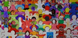 Ein großes Puzzle aus 176 Teilen wurde beim „Fest der Kulturen“ zusammengelegt. Foto: Stadt Ratingen